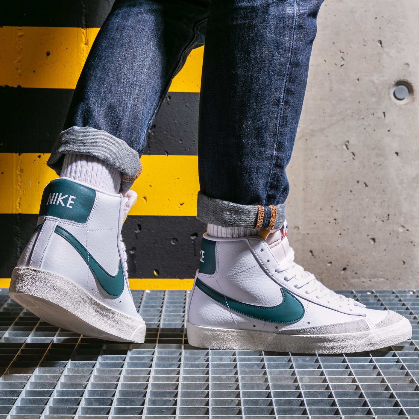 Мъжки маратонки NIKE BLAZER MID '77 VINTAGE bq6806-112 цвят бял
