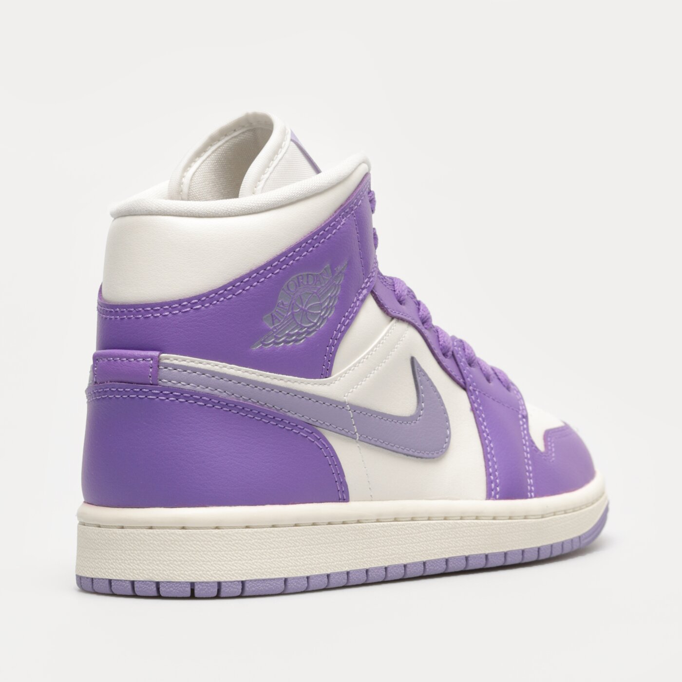 Дамски маратонки WMNS AIR JORDAN 1 MID bq6472-504 цвят виолетов