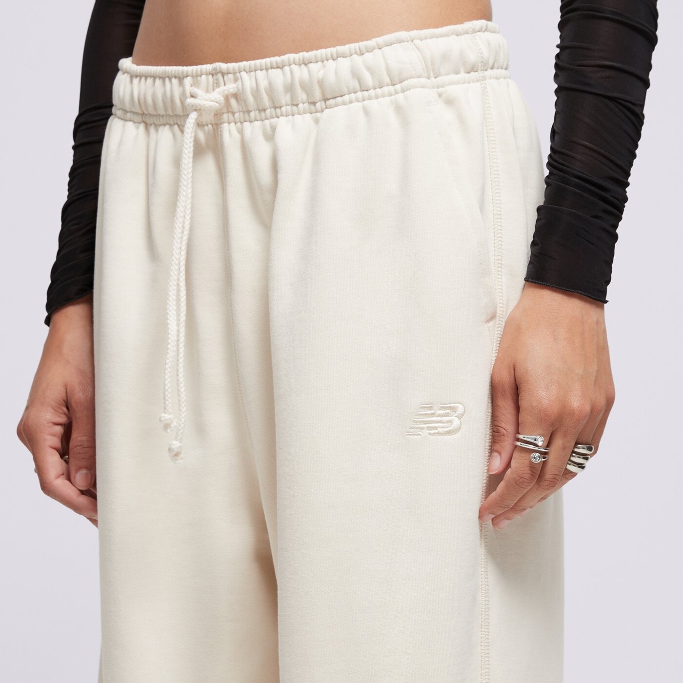 Дамски панталони NEW BALANCE ПАНТАЛОНИ ATHLETICS   FRENCH TERRY JOGGER wp41513lin цвят бежов