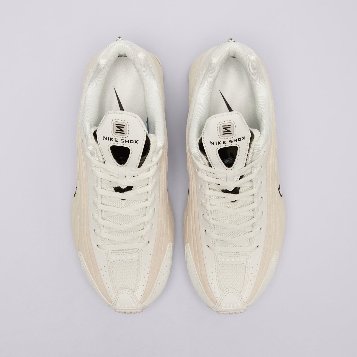 Дамски маратонки NIKE W SHOX R4 SE hq7739-100 цвят бежов