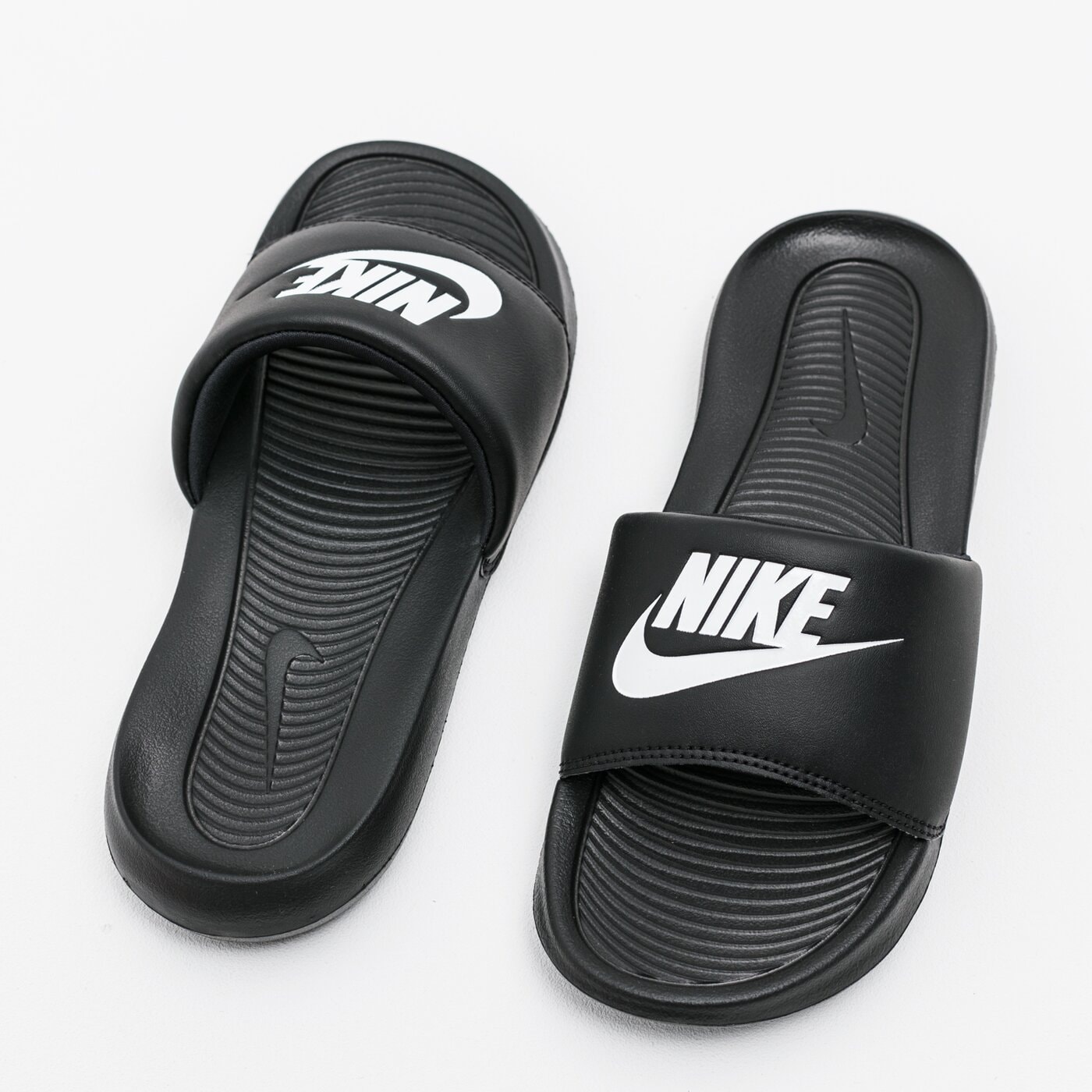 Дамски чехли и сандали NIKE VICTORI ONE SLIDE  cn9677-005 цвят черен