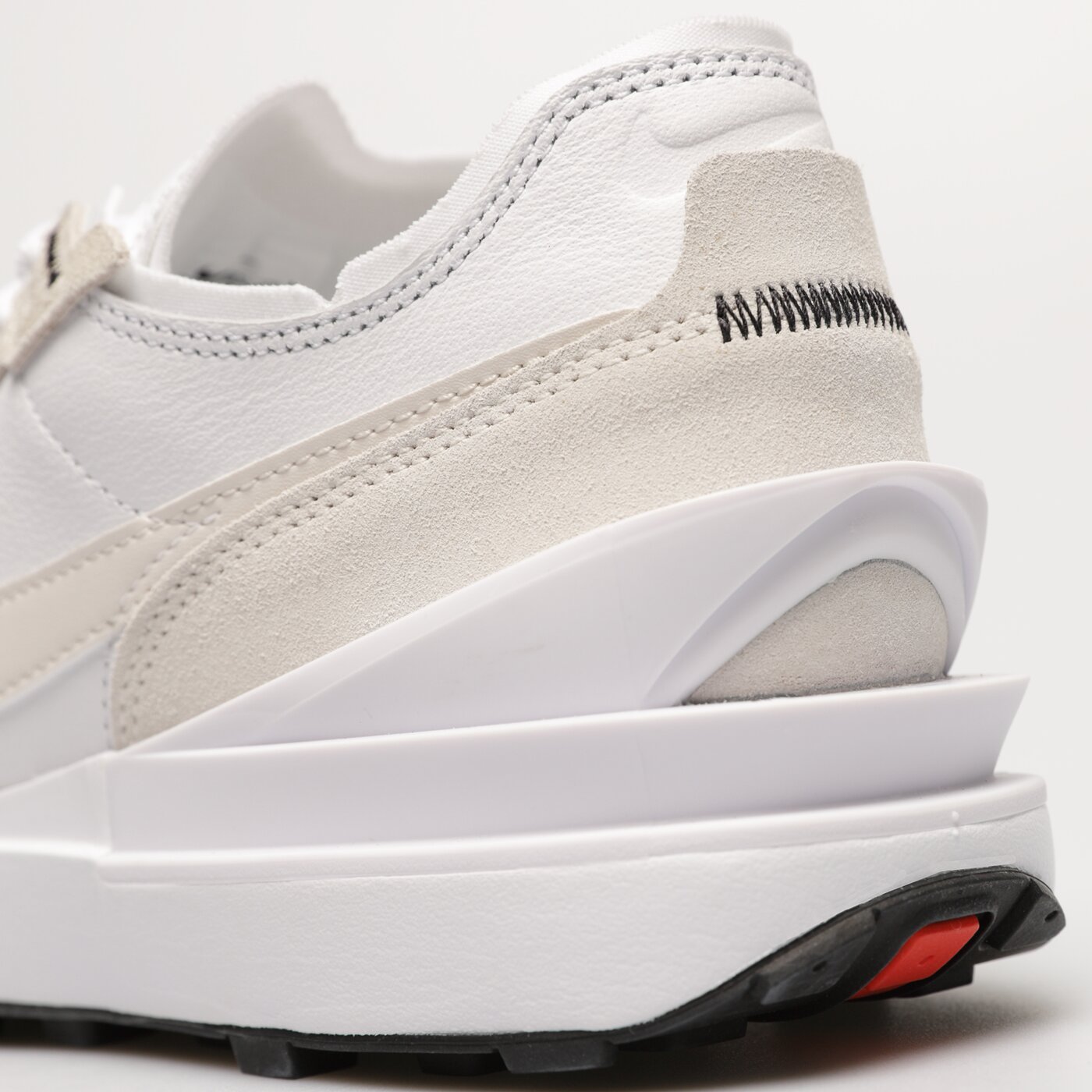 Мъжки маратонки NIKE WAFFLE ONE LEATHER dx9428-100 цвят бял