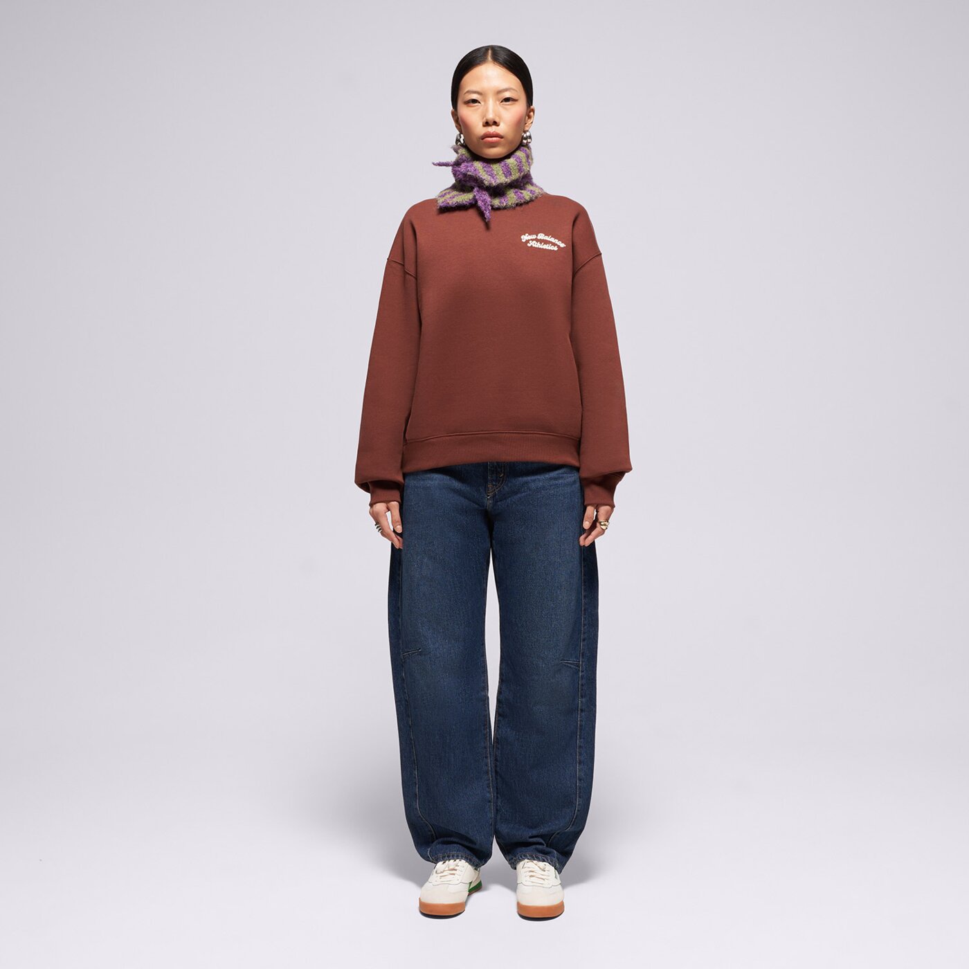 Дамски суичър NEW BALANCE СУИТЧЪР LINEAR HERITAGE FLEECE CREW wt53516rok цвят кафяв