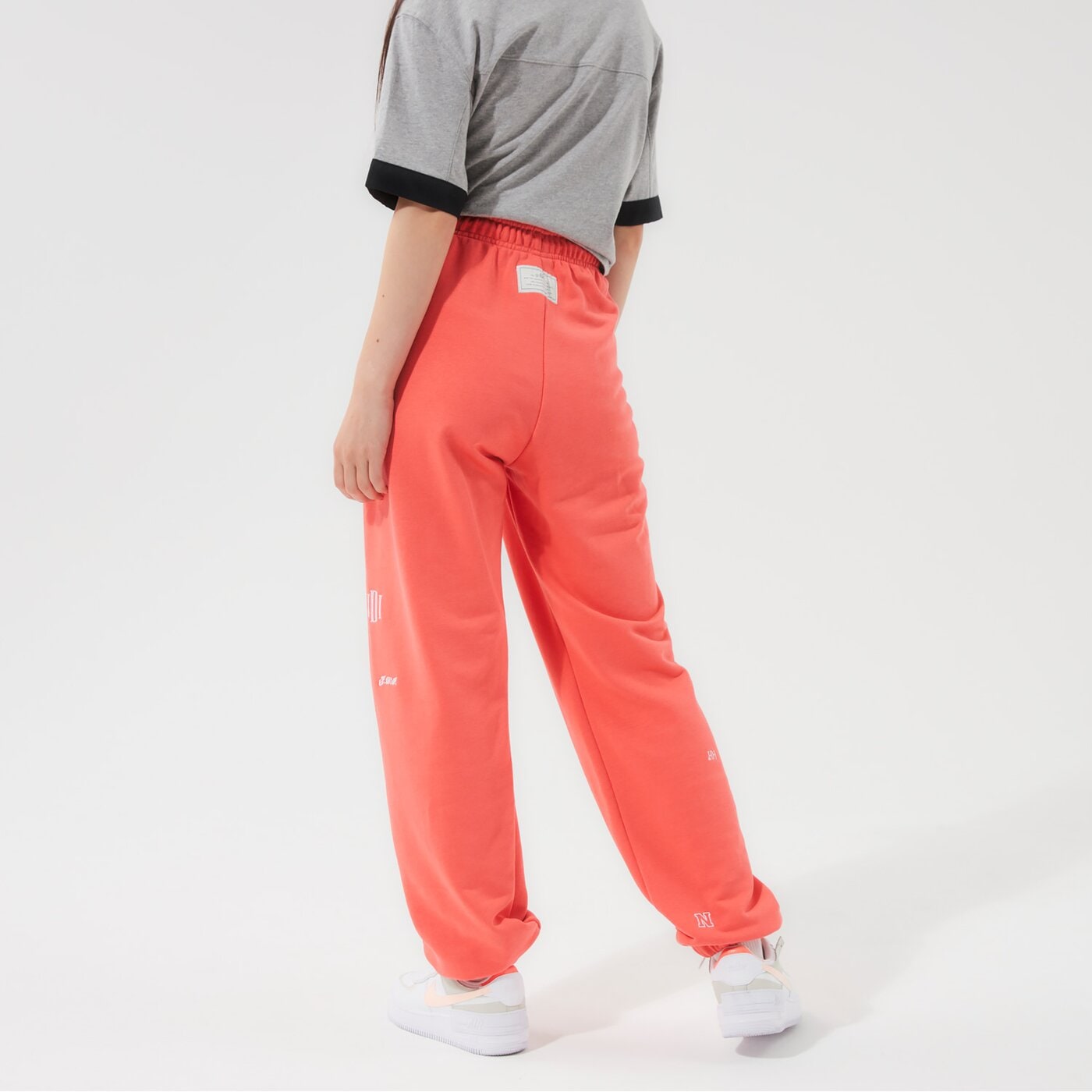 Дамски панталони NIKE ПАНТАЛОНИ W NSW ICN CLSH FLC GX HR JGGR dd5042-814 цвят коралов