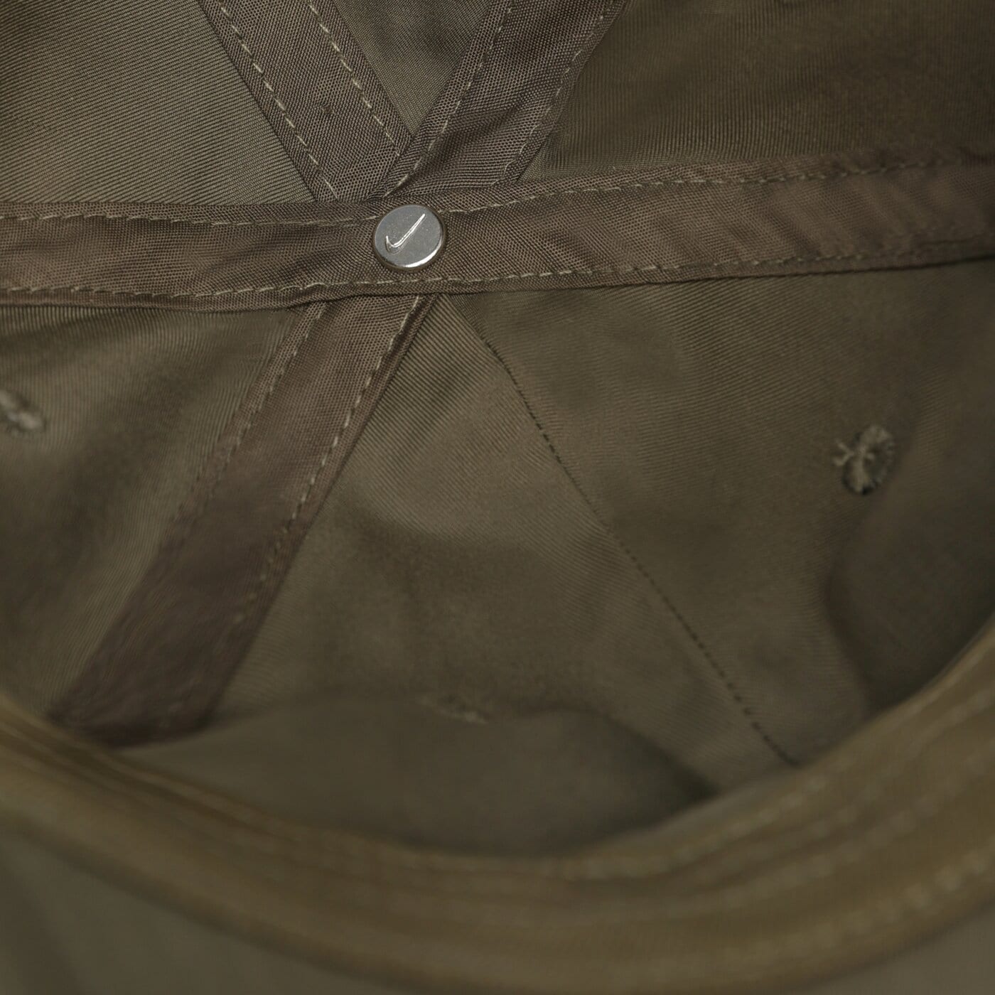 Дамска шапка с козирка NIKE ШАПКА UNISEX SPORTSWEAR HERITAGE86 943092-222 цвят каки