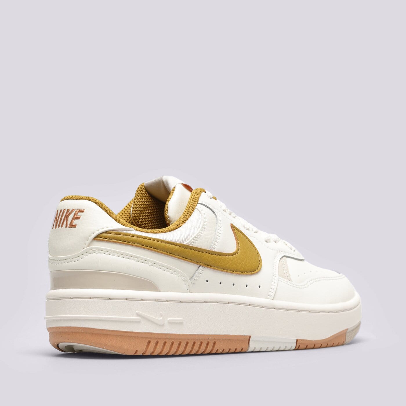 Дамски маратонки NIKE GAMMA FORCE dx9176-105 цвят бежов