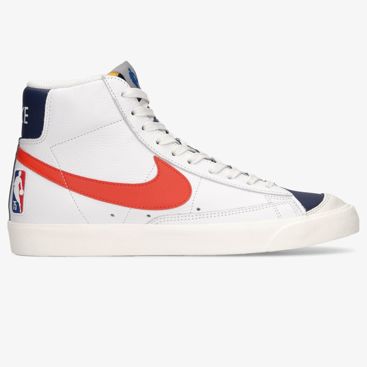 Мъжки маратонки NIKE BLAZER MID '77 EMB dd8025-100 цвят бял