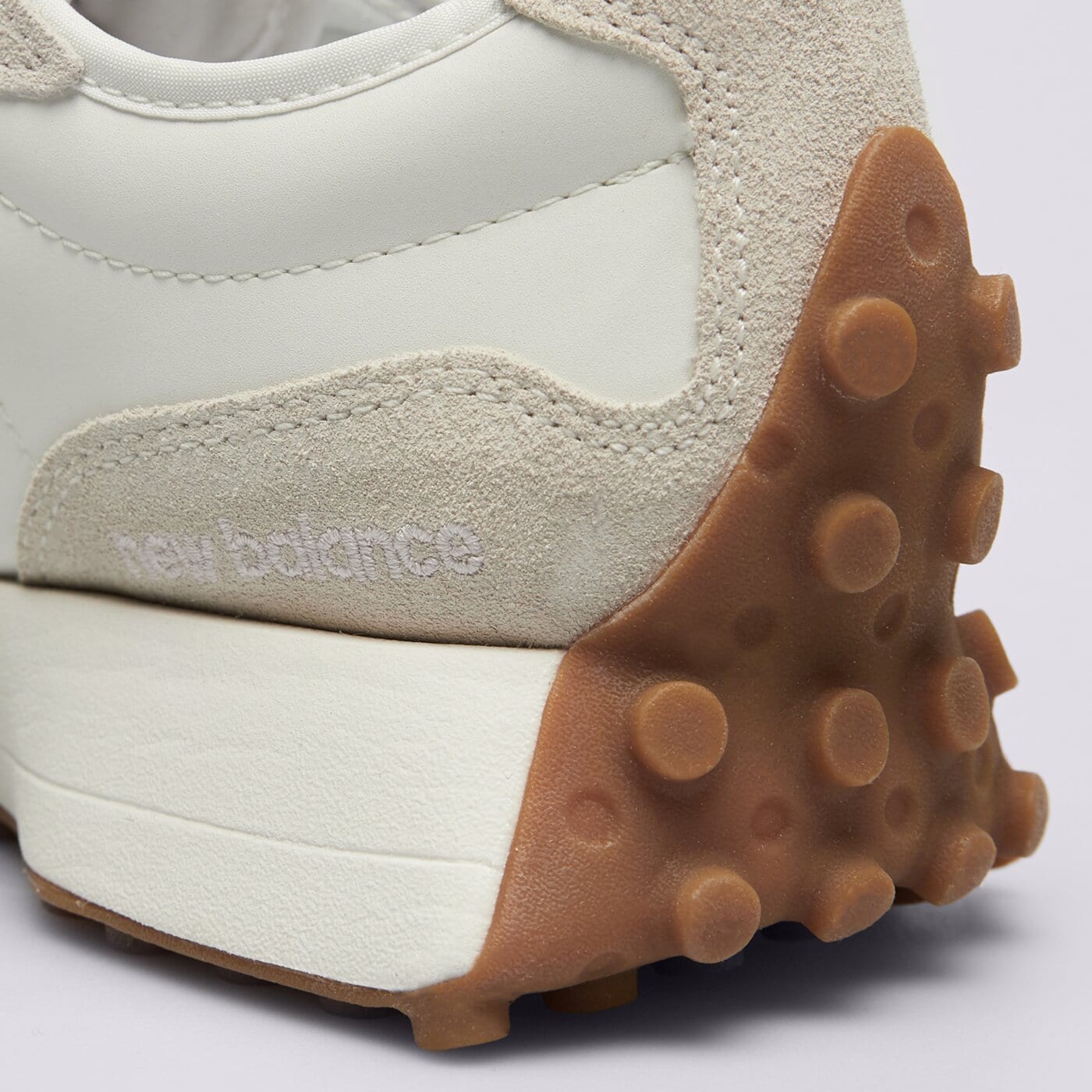 Дамски маратонки NEW BALANCE 327  ws327or цвят бежов