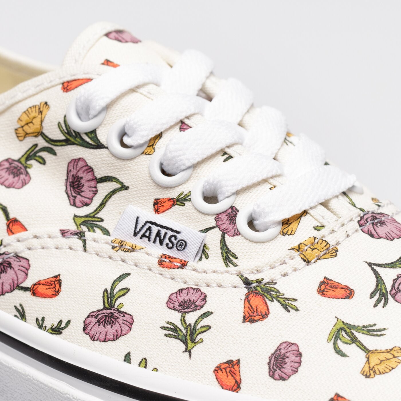 Дамски маратонки VANS UA AUTHENTIC vn0a5jmpcrm1 цвят бял