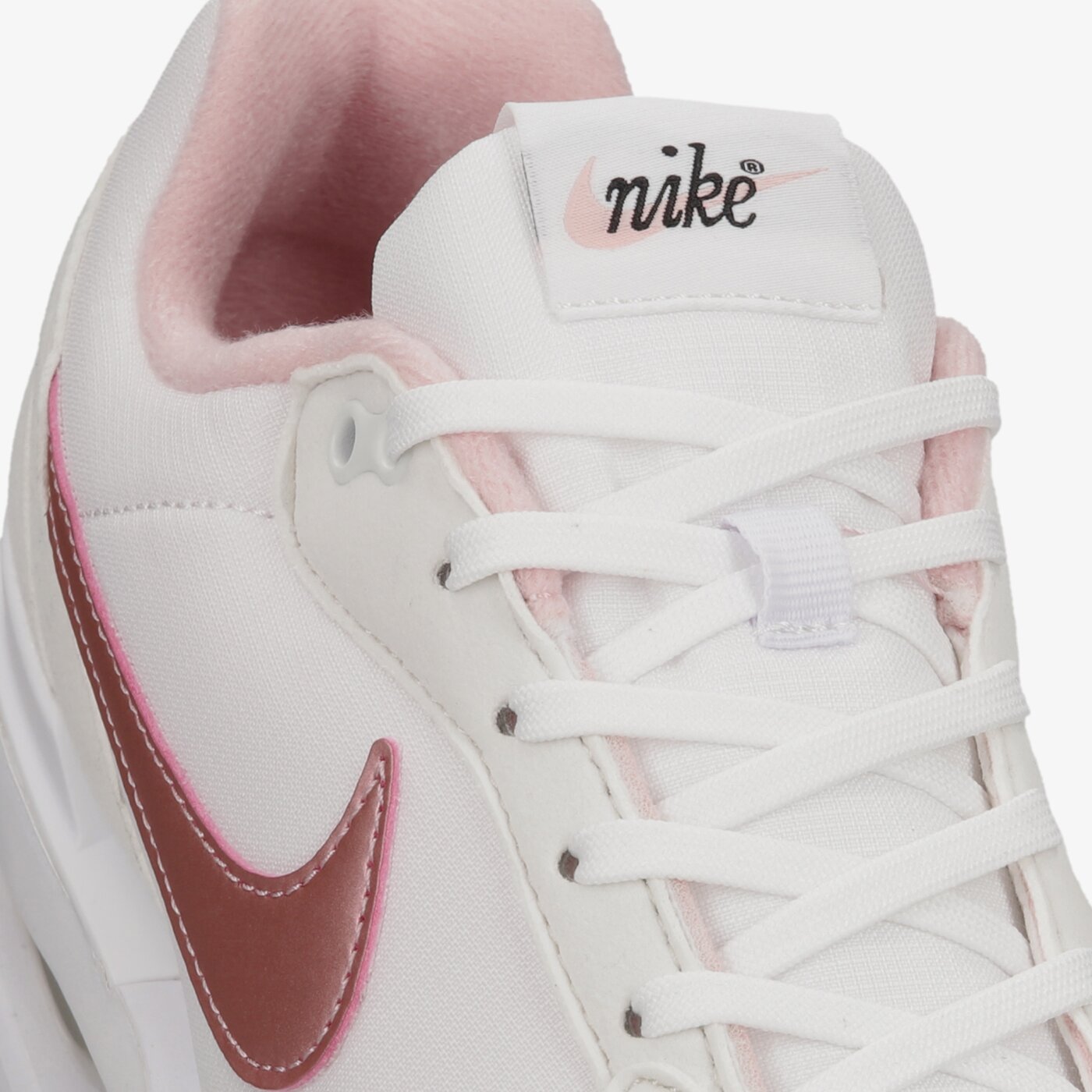 Детски маратонки NIKE AIR MAX DAWN dh3157-101 цвят бял