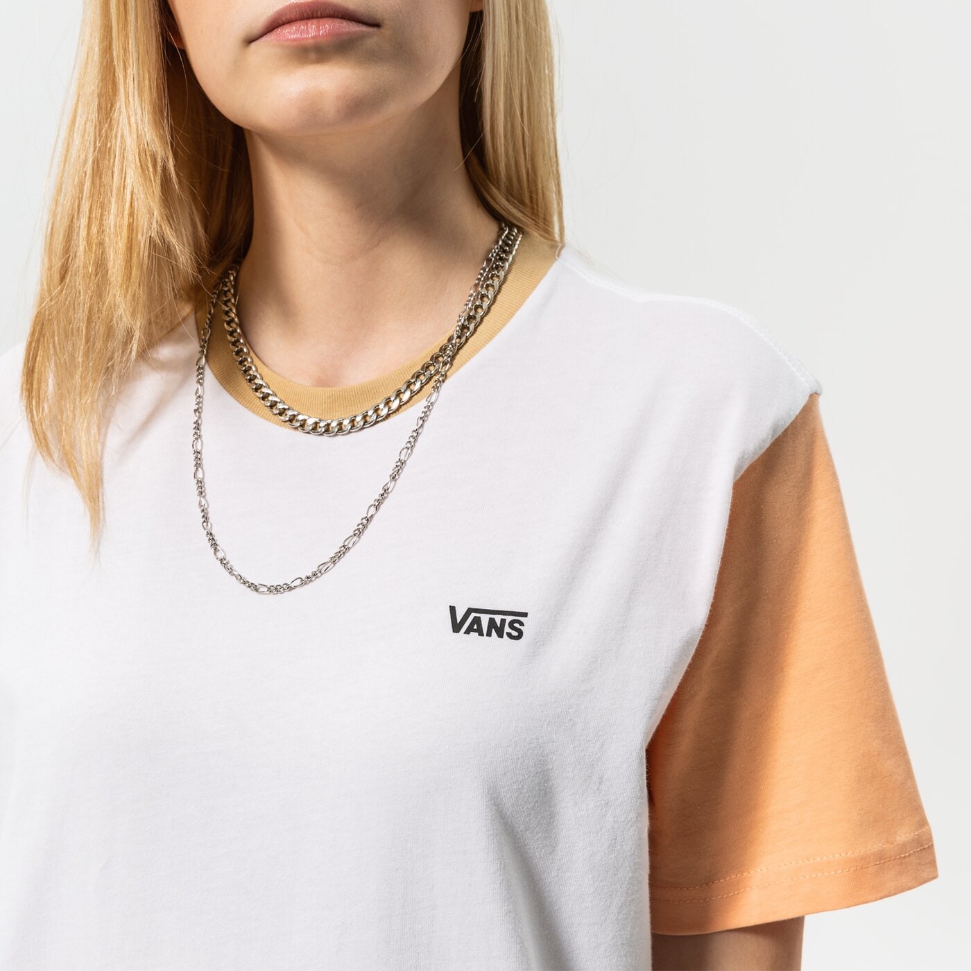 Дамска тениска VANS ТЕНИСКА LEFT CHEST COLORBLOCK EM vn0a7rsqwtm1 цвят бял