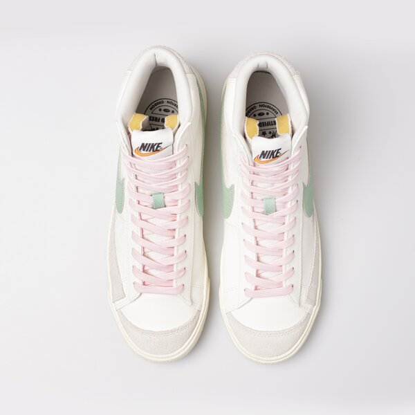 Мъжки маратонки NIKE BLAZER MID '77 PRM do9787-100 цвят бял