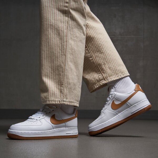 Дамски маратонки NIKE AIR FORCE 1 '07 NEXT NATURE dc9486-103 цвят бял