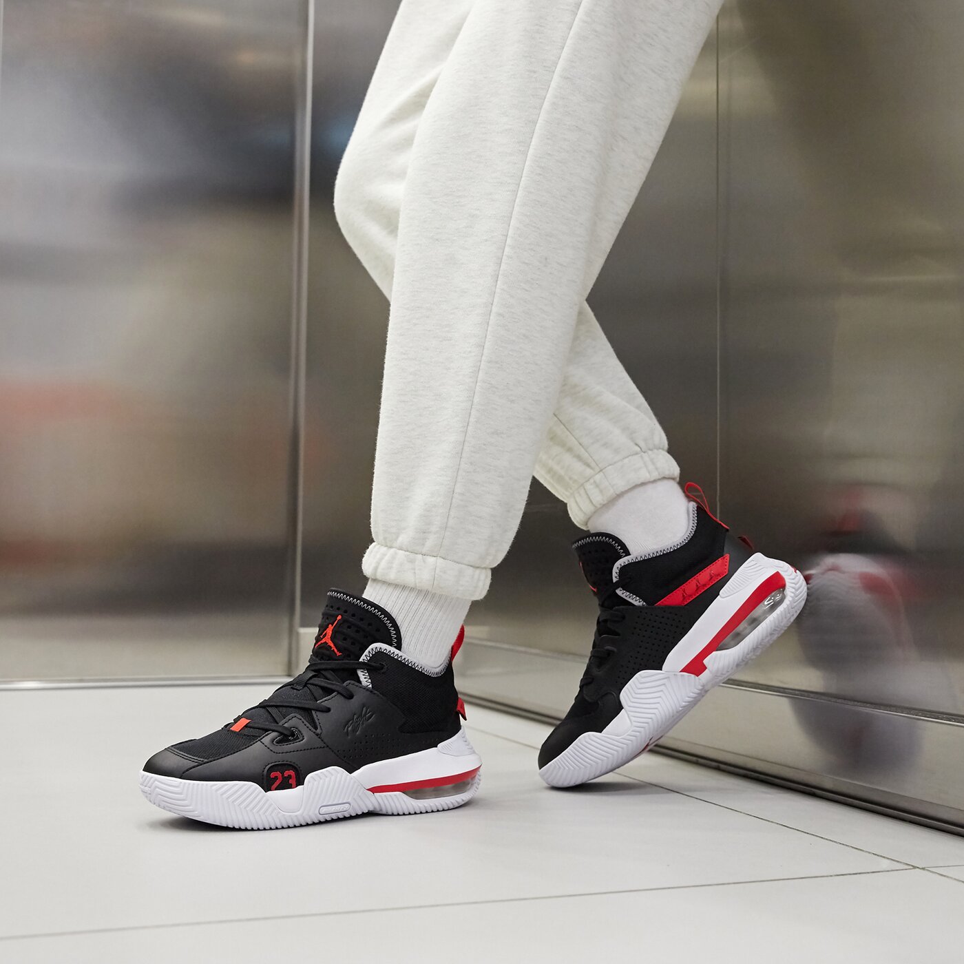 Детски маратонки JORDAN STAY LOYAL 2  dq8398-006 цвят черен