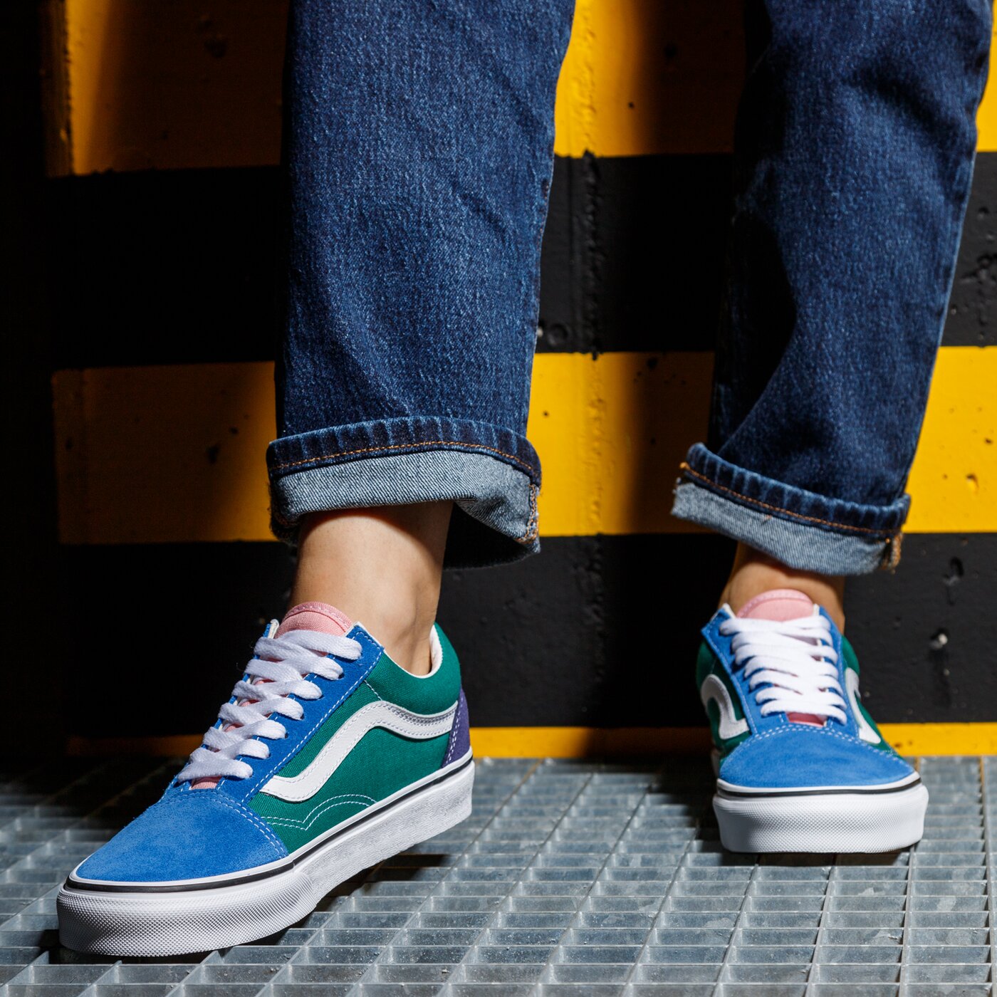 Дамски маратонки VANS UA OLD SKOOL vn0a38g19ej1 цвят многоцветен