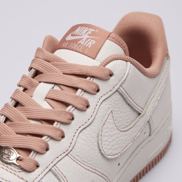 Дамски маратонки NIKE W AIR FORCE 1 '07 MINI JEWEL ib6543-100 цвят бял