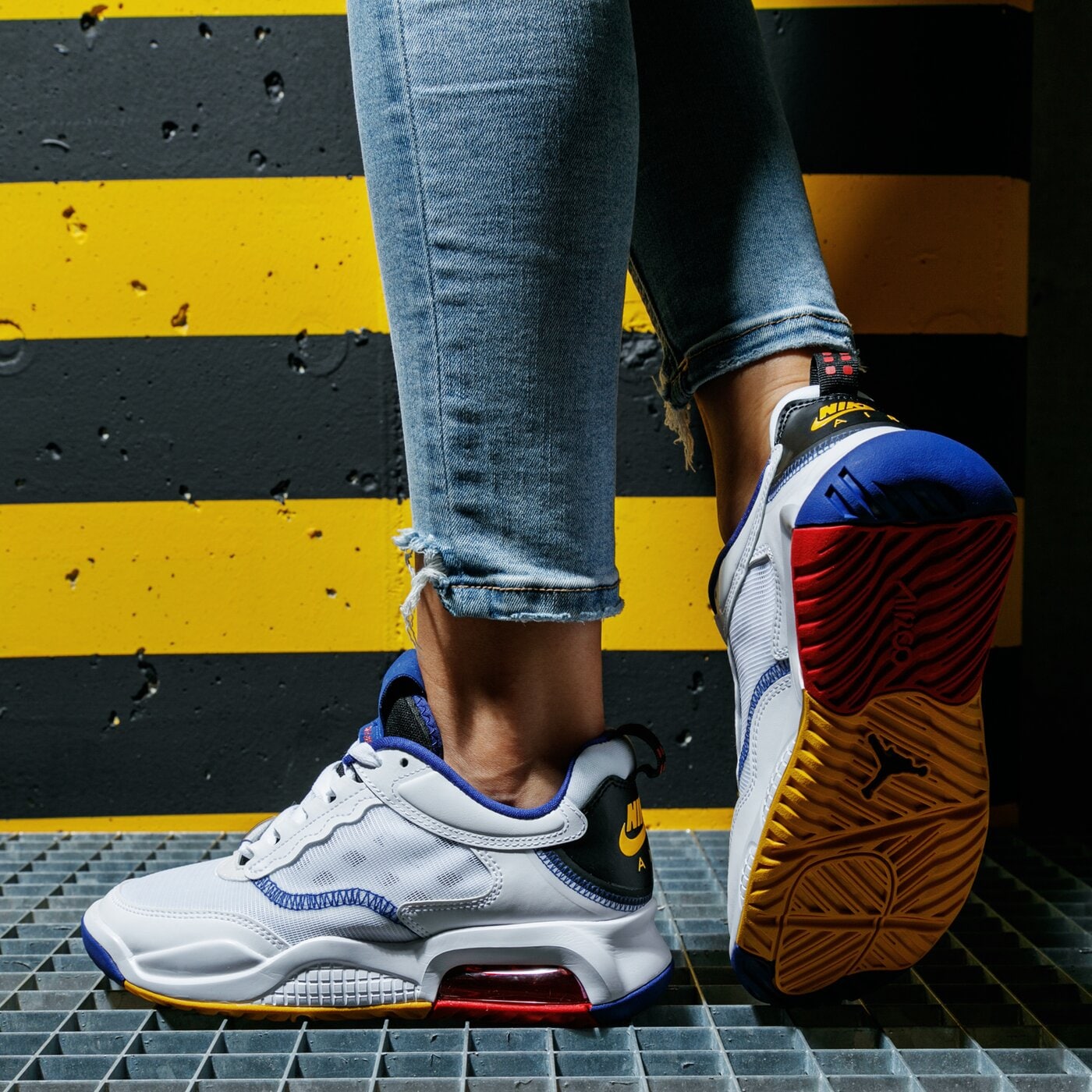 Детски маратонки JORDAN MAX 200 (GS) cd5161-110 цвят бял