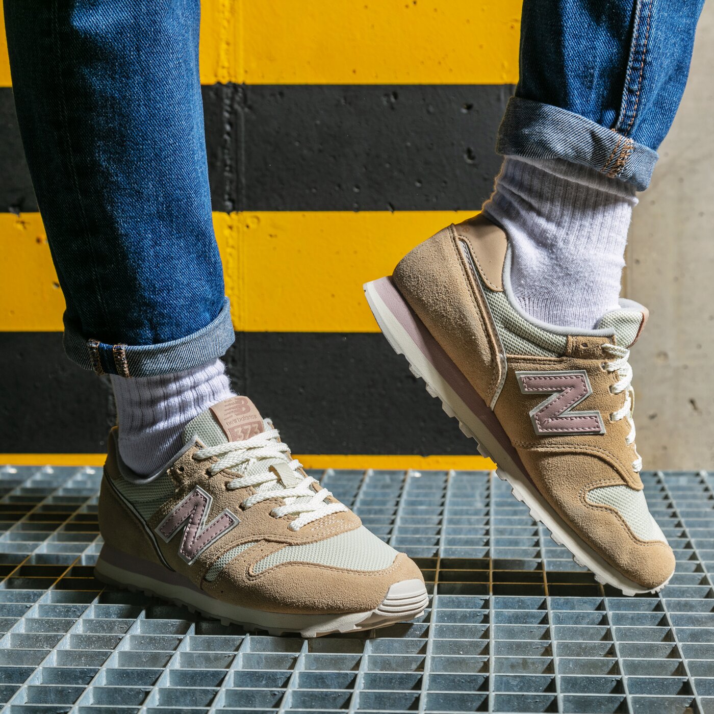 Дамски маратонки NEW BALANCE 373  wl373ee2 цвят бежов