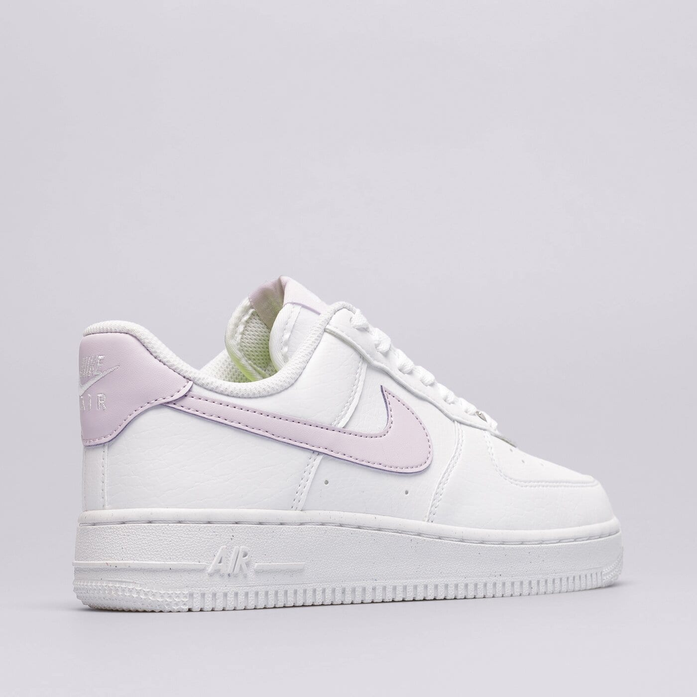 Дамски маратонки NIKE AIR FORCE 1 '07 NEXT NATURE dn1430-105 цвят бял