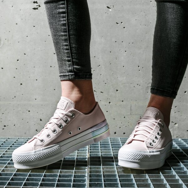 Дамски маратонки CONVERSE CHUCK TAYLOR ALL STAR LIFT 566250c цвят розов