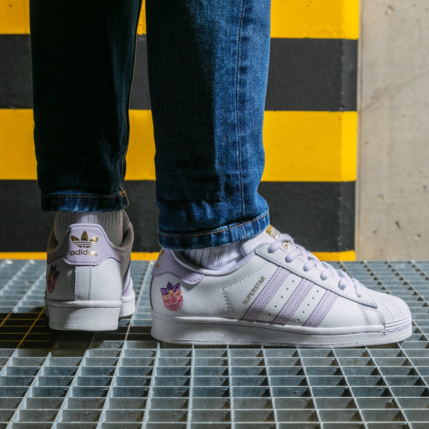 Дамски маратонки ADIDAS SUPERSTAR W gz8143 цвят бял