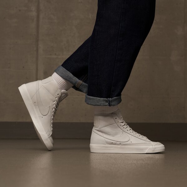 Дамски маратонки NIKE W BLAZER MID PRM MF dq7572-001 цвят сив