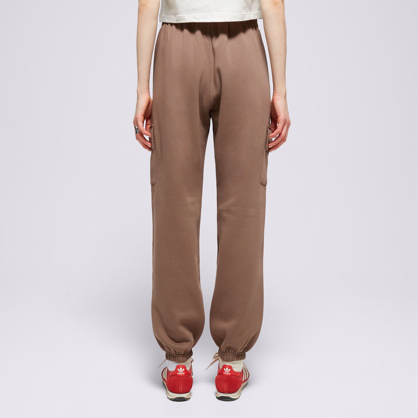 Дамски панталони ADIDAS ПАНТАЛОНИ CARGO JOGGER ir5909 цвят кафяв