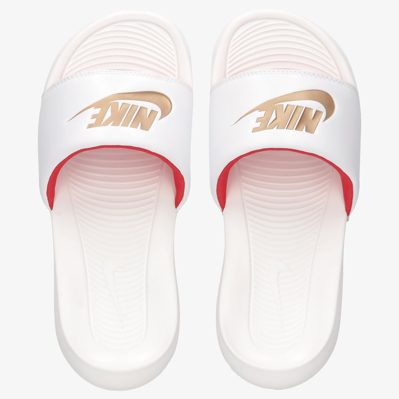 Дамски чехли и сандали NIKE VICTORI ONE cn9677-107 цвят бял