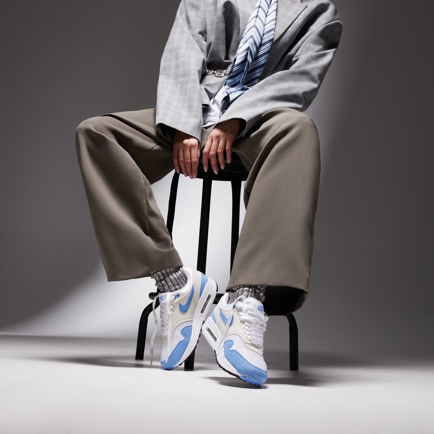 Дамски маратонки NIKE AIR MAX 1 dz2628-113 цвят бял