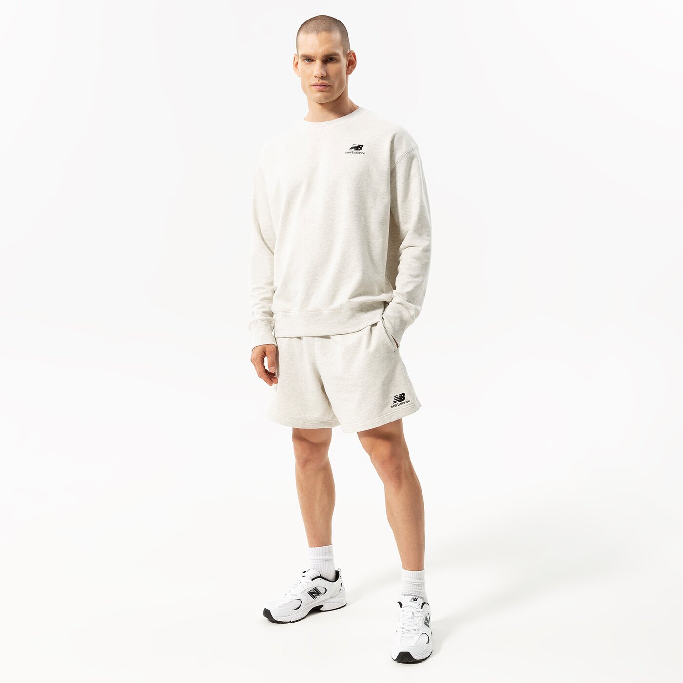 Мъжки суичър NEW BALANCE СУИТЧЪР NB ESSENTIALS UNI-SSENTIALS CREW ut21501sah цвят сив
