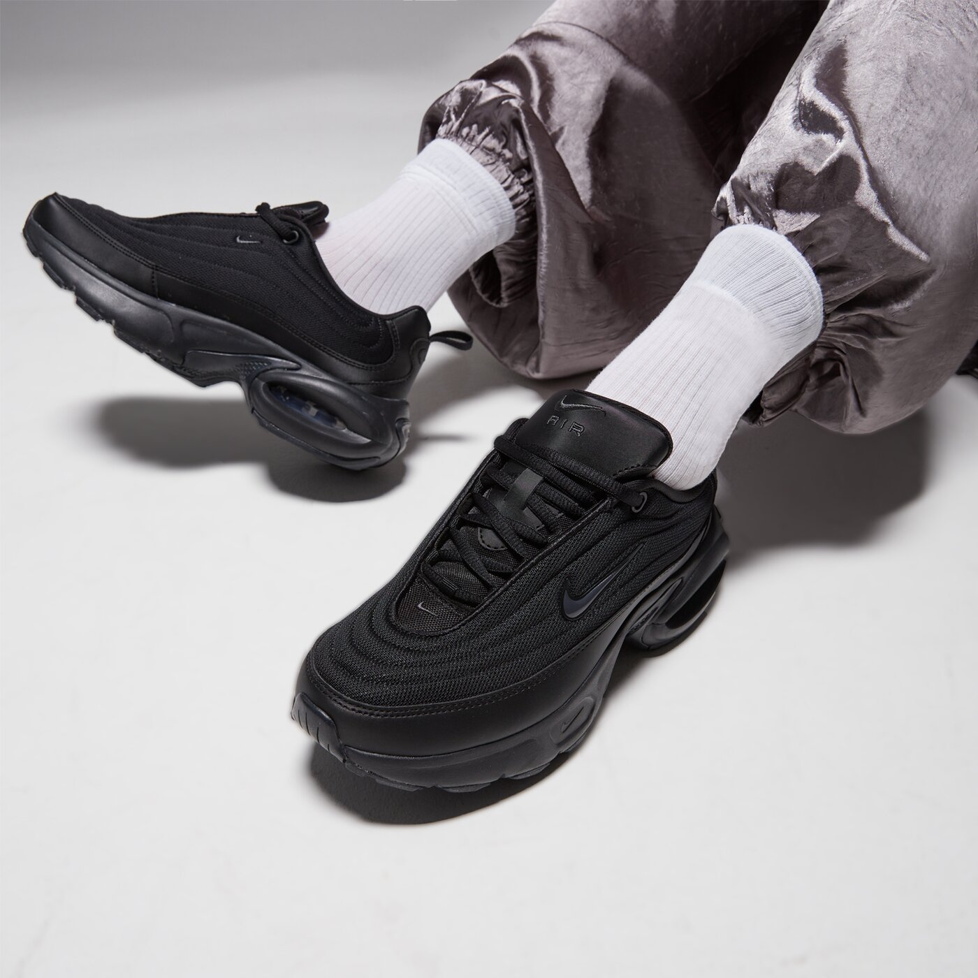 Дамски маратонки NIKE W AIR MAX PORTAL hf3053-007 цвят черен