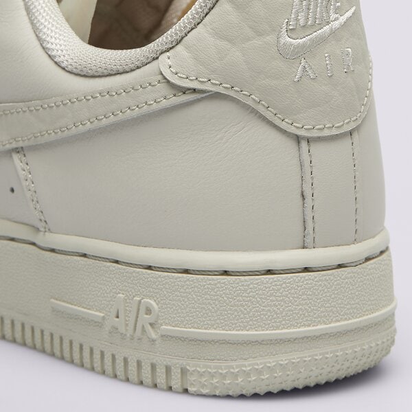 Дамски маратонки NIKE AIR FORCE 1 LOW PREMIUM dn5463-001 цвят бежов