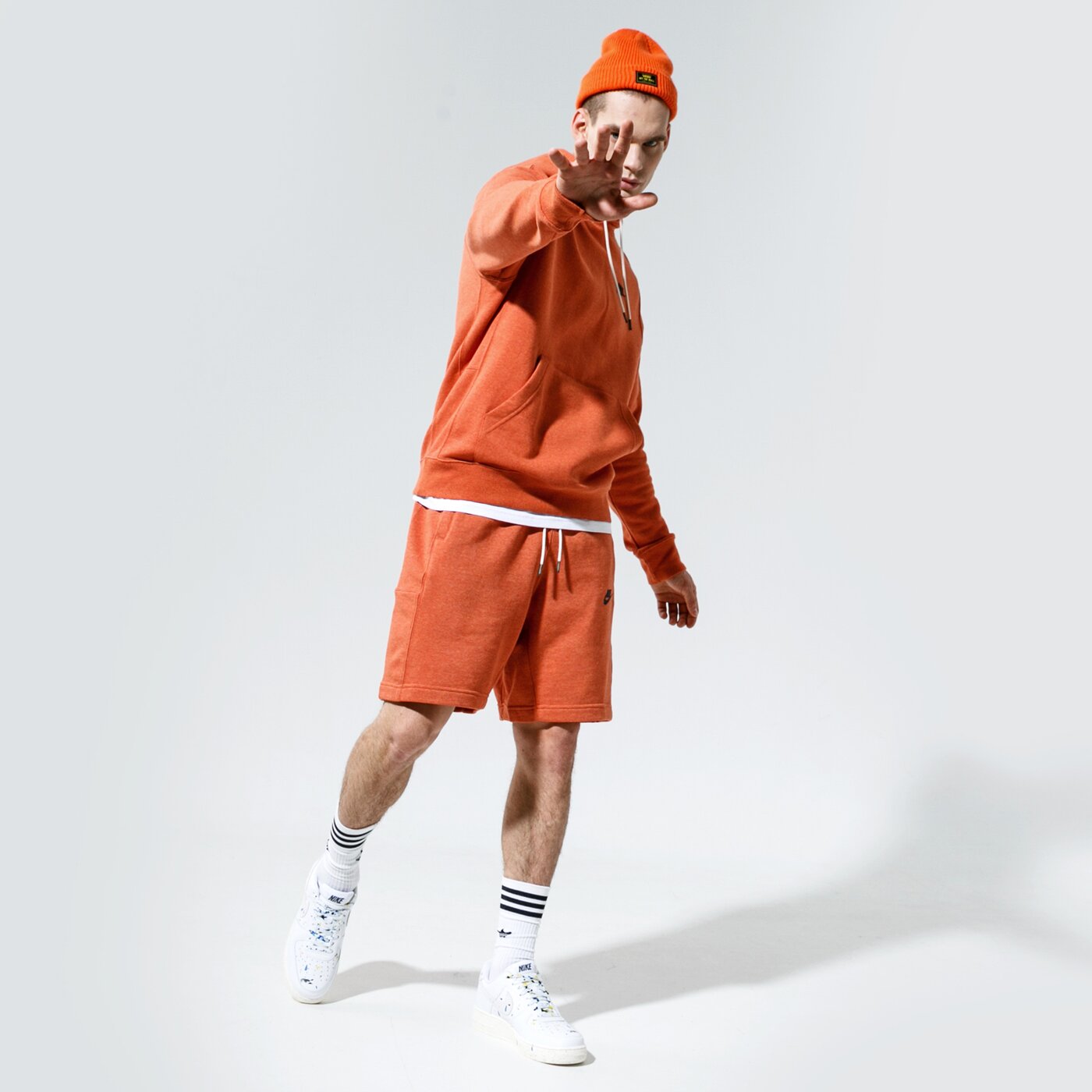 Мъжки къси панталони NIKE ШОРТИ SPORTSWEAR da0688-812 цвят оранжев