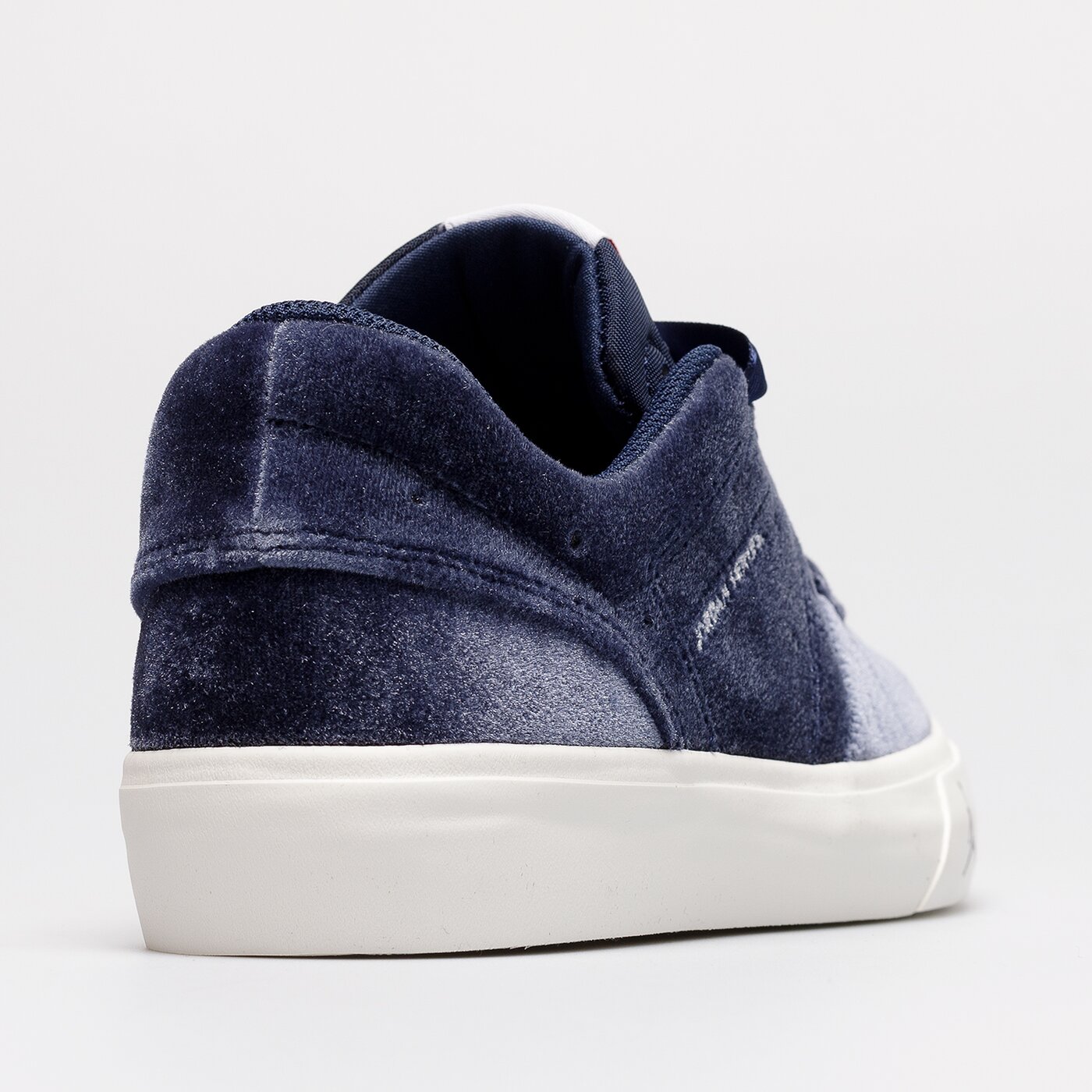 Дамски маратонки WMNS JORDAN SERIES ES SE  dz7737-460 цвят тъмносин