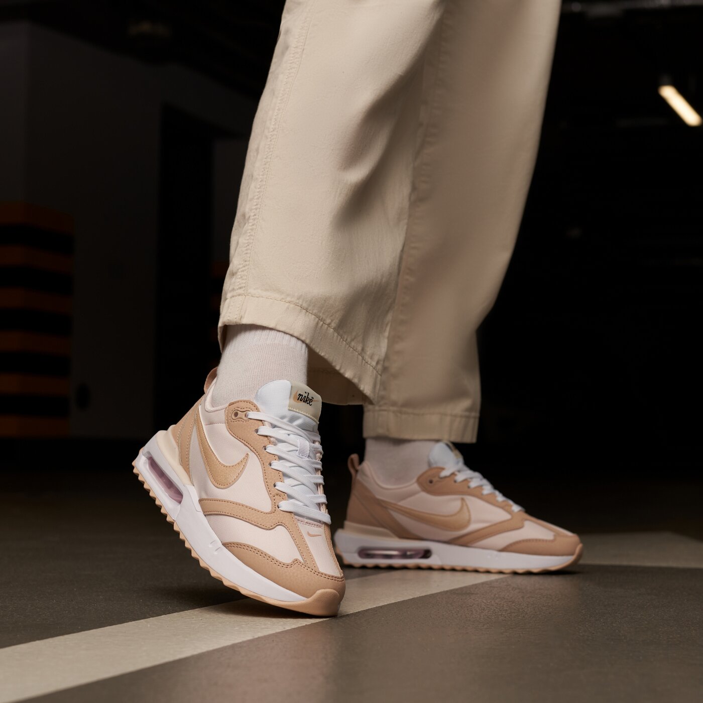 Дамски маратонки NIKE AIR MAX DAWN dr2395600 цвят кафяв