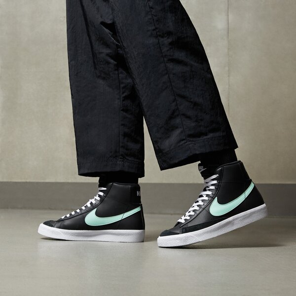 Детски маратонки NIKE BLAZER MID77 GS da4086-008 цвят черен