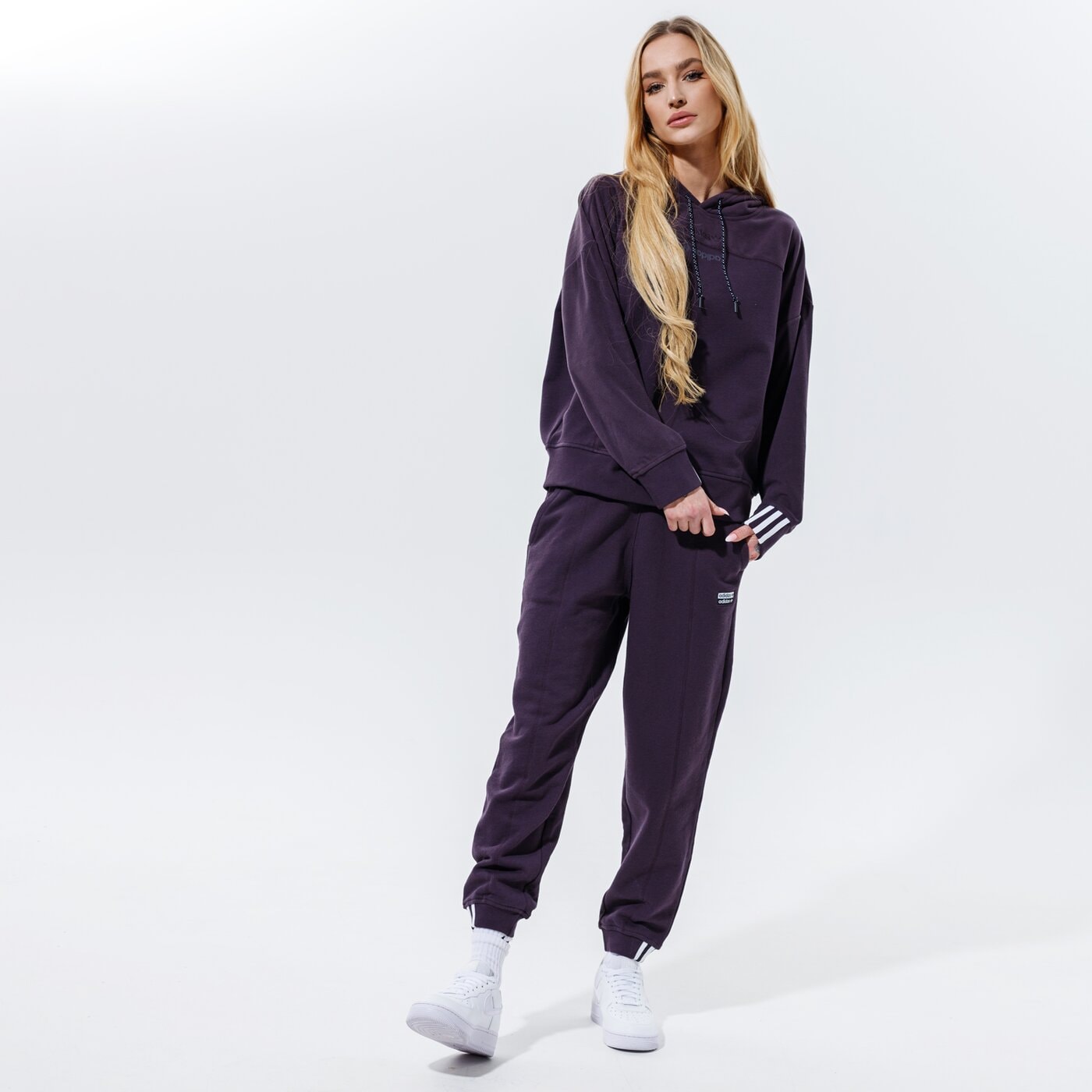 Дамски суичър ADIDAS СУИТЧЪР С КАЧУЛКА HOODIE gd3897 цвят виолетов