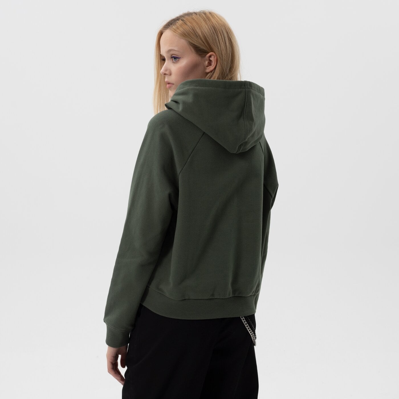 Дамски суичър VANS СУИТЧЪР С КАЧУЛКА FLYING V FT BOXY HOODIE vn0a4bg37wj1 цвят зелен