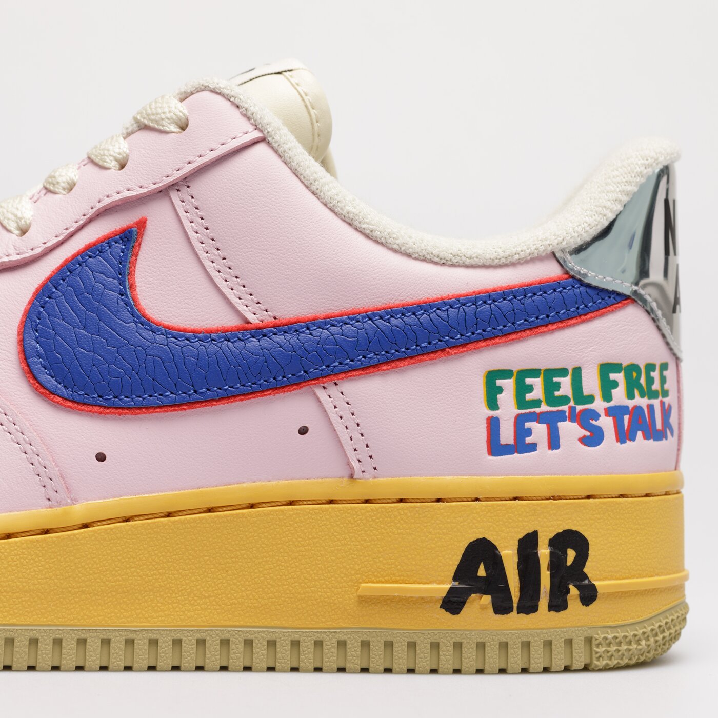 Мъжки маратонки NIKE AIR FORCE 1 '07  dx2667-600 цвят розов