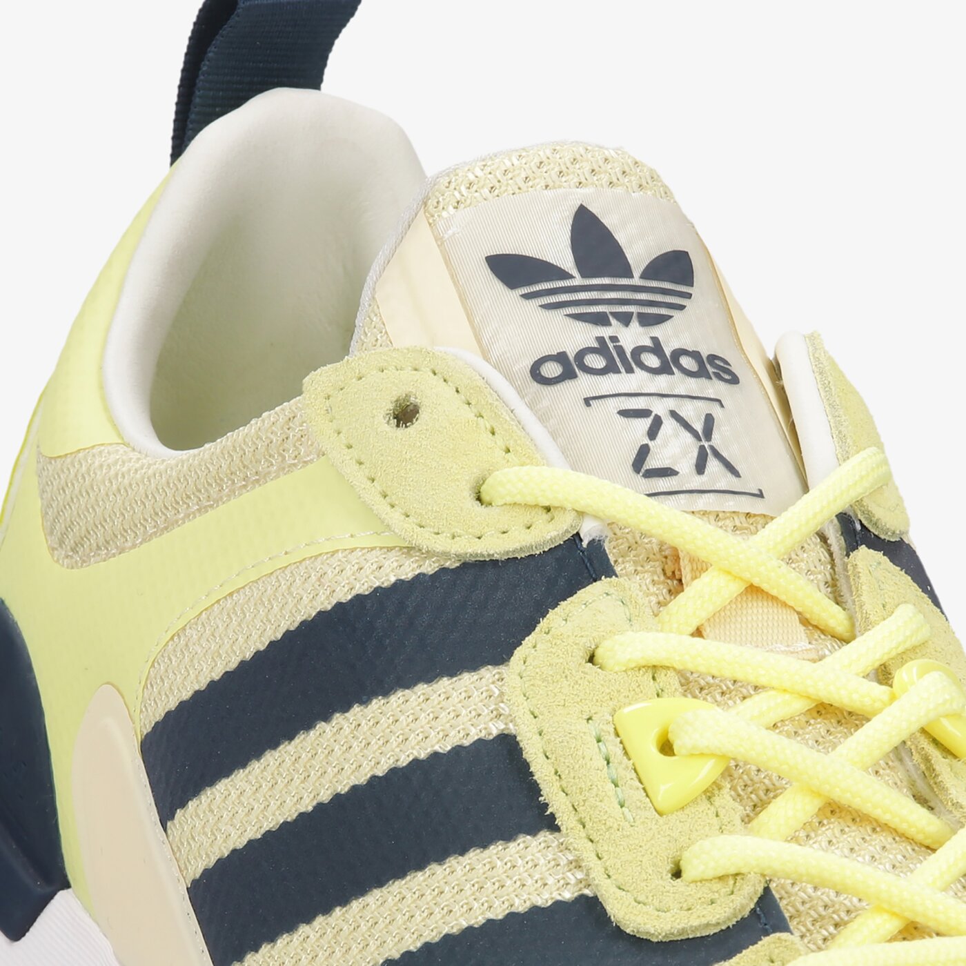 Мъжки маратонки ADIDAS ZX 700 HD h01846 цвят жълт