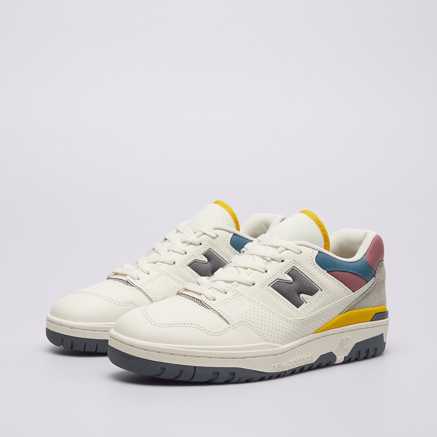 Мъжки маратонки NEW BALANCE 550  bb550pgb цвят кремав