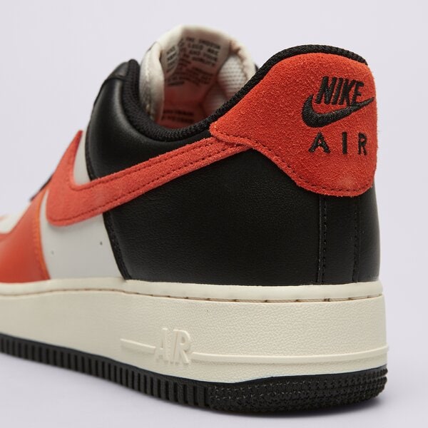 Мъжки маратонки NIKE AIR FORCE 1 '07 LV8 hq4987-010 цвят оранжев