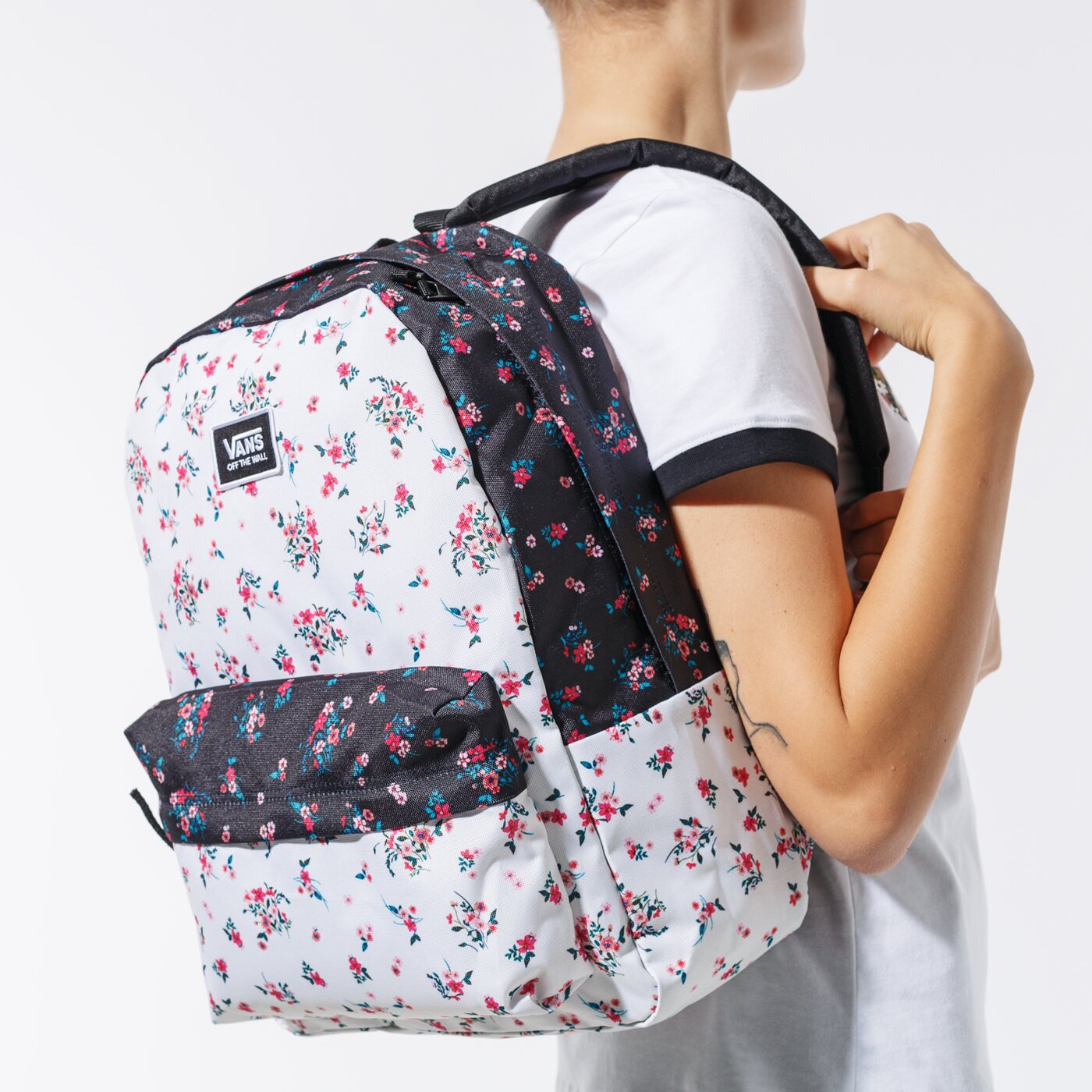Детска раница VANS РАНИЦА REALM CLASSIC BACKPACK vn0a3ui7zkw1 цвят многоцветен