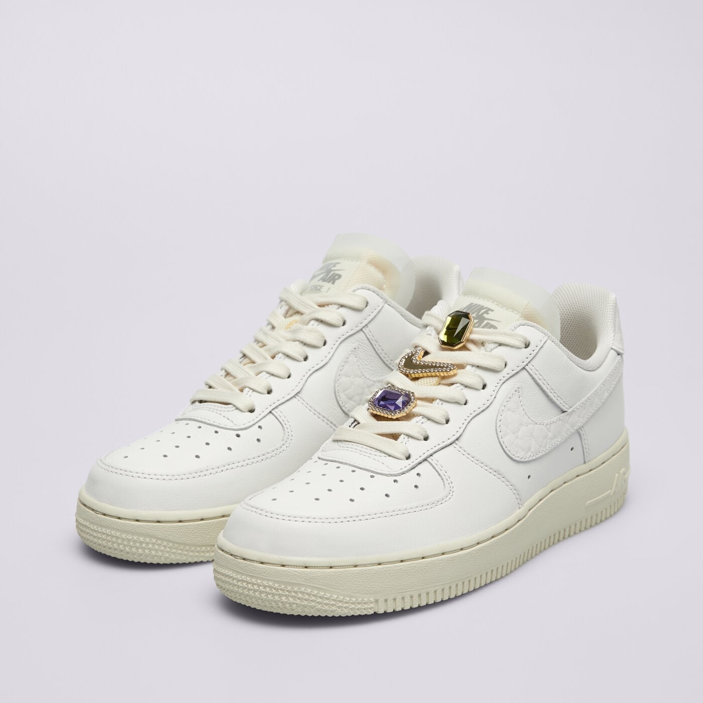 Дамски маратонки NIKE AIR FORCE 1 LOW PREMIUM dn5463-100 цвят бял