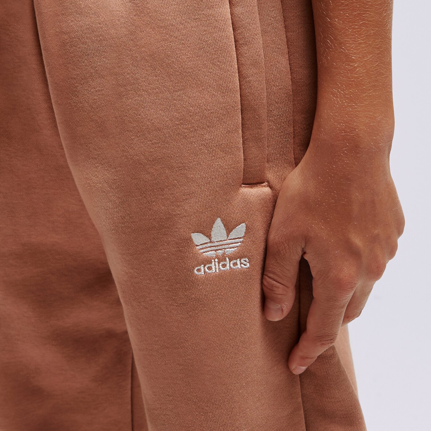 Детски панталони ADIDAS ПАНТАЛОНИ PANTS BOY ic6134 цвят кафяв