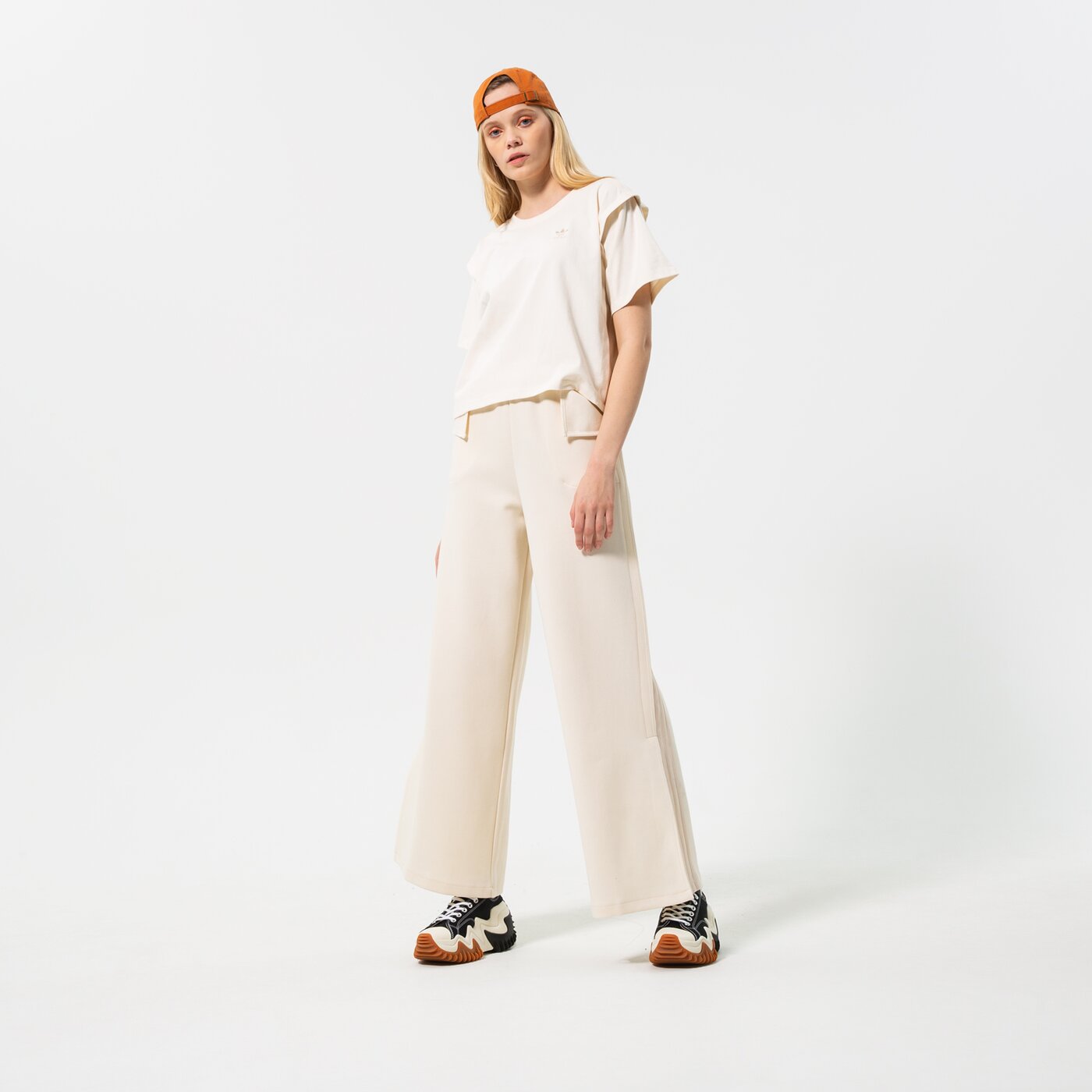 Дамска тениска ADIDAS ТЕНИСКА TEE hc2013 цвят бежов