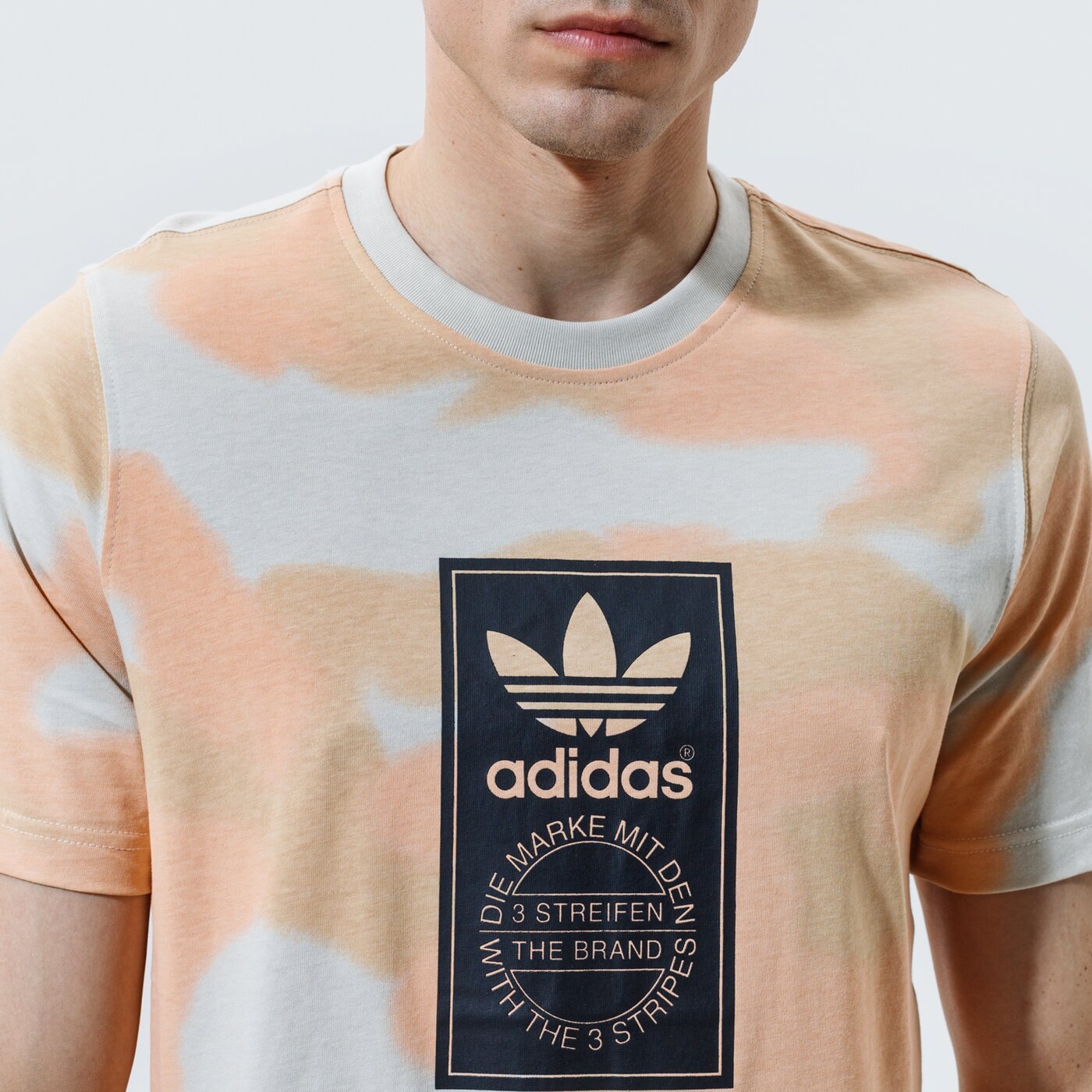 Мъжка тениска ADIDAS ТЕНИСКА CAMO AOP TONGUE gn1864 цвят многоцветен