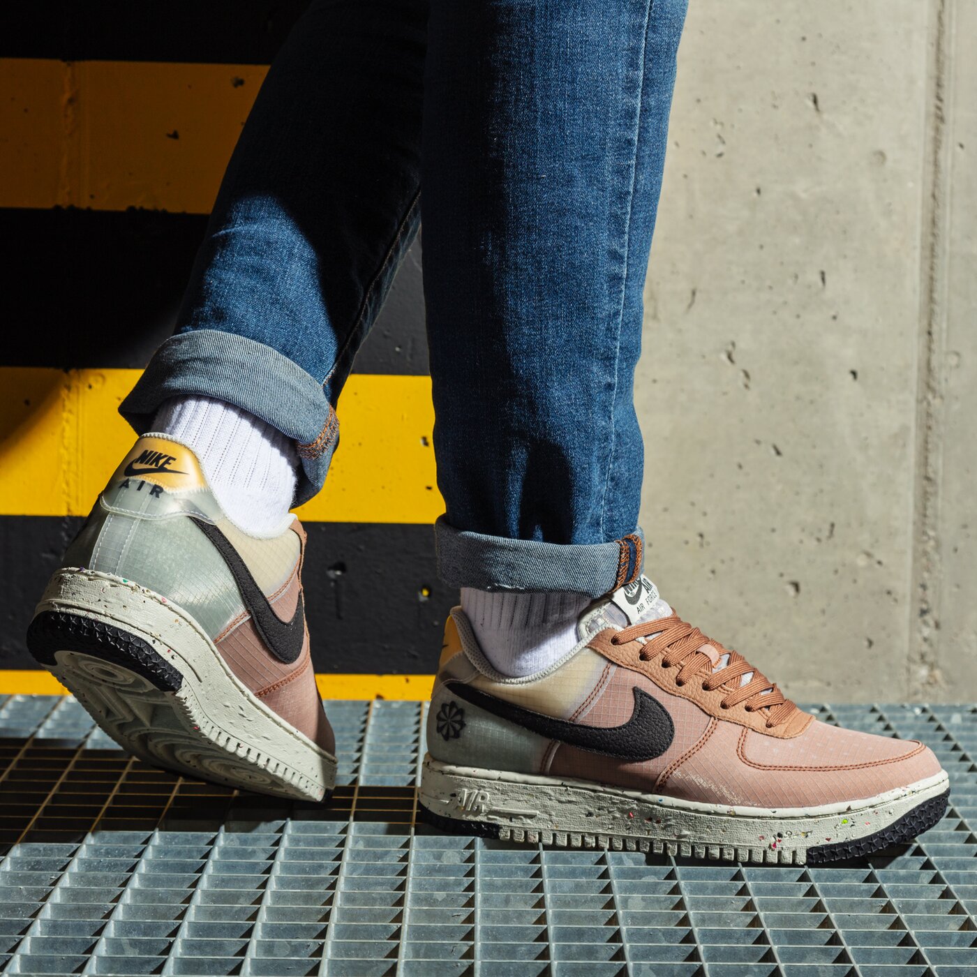 Мъжки маратонки NIKE AIR FORCE 1 CRATER dh2521-200 цвят кафяв