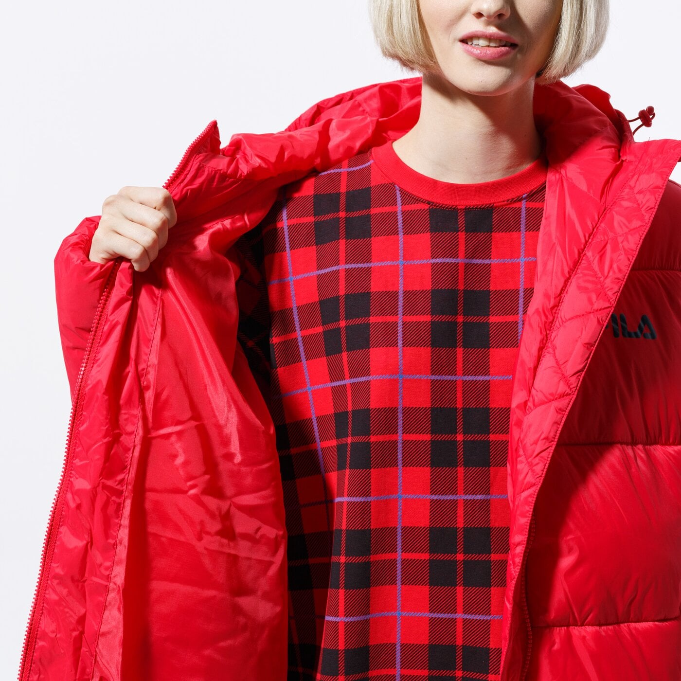 Дамско зимно яке FILA ЯКЕ BRONWEN PUFF HOOD JACKET 687219006 цвят червен