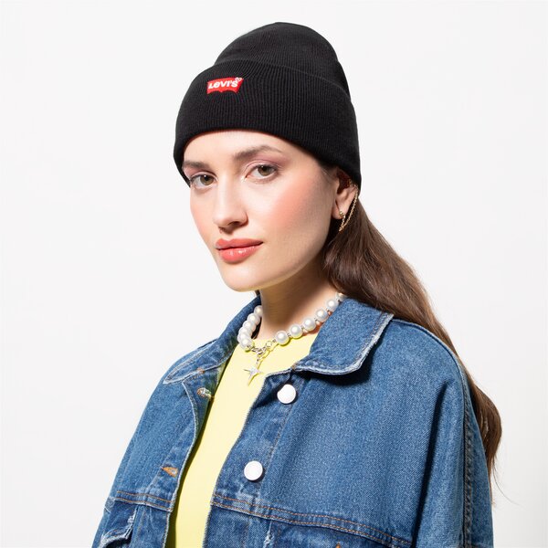 Дамска зимна шапка LEVI'S ШАПКА RED BATWING EMBROIDERED BEANIE 38022-0182 цвят черен